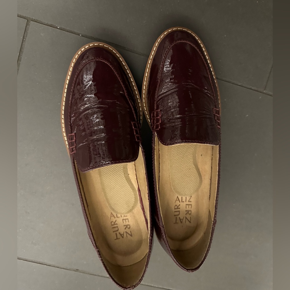 Naturalizer maroon comfy loafer